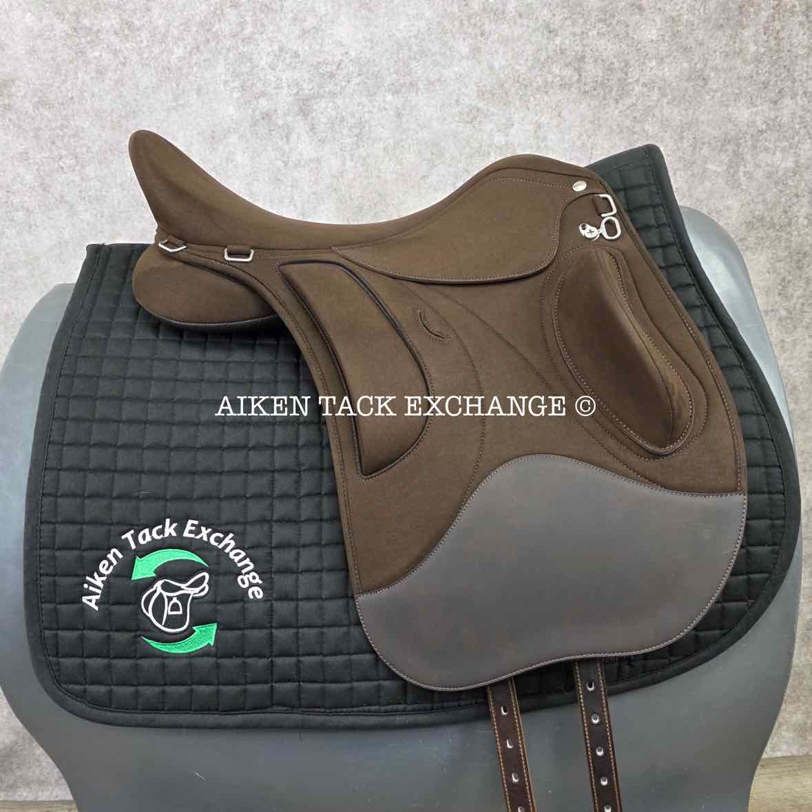 2024 Wintec Pro Endurance Saddle with HART, 18" Seat, Adjustable Tree - Changeable Gullet, CAIR Panels