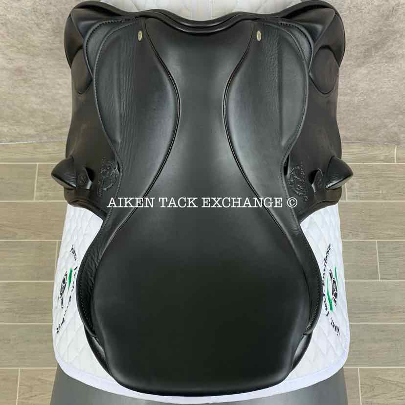 **SOLD** 2020 Berney Brothers Grand Olympic Monoflap Jump Saddle, 17" Seat, Medium Tree, Wool Flocked Panels