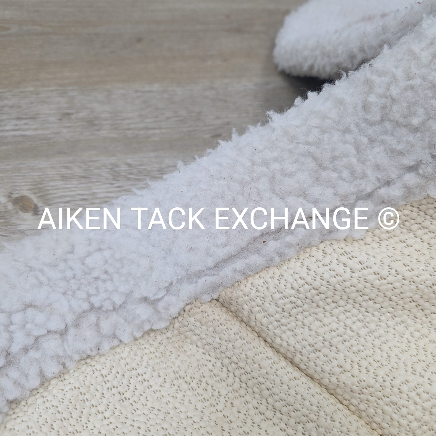 Ecogold Non-Slip Secure Hunter Pad, Size Large / 17" - 17.5"