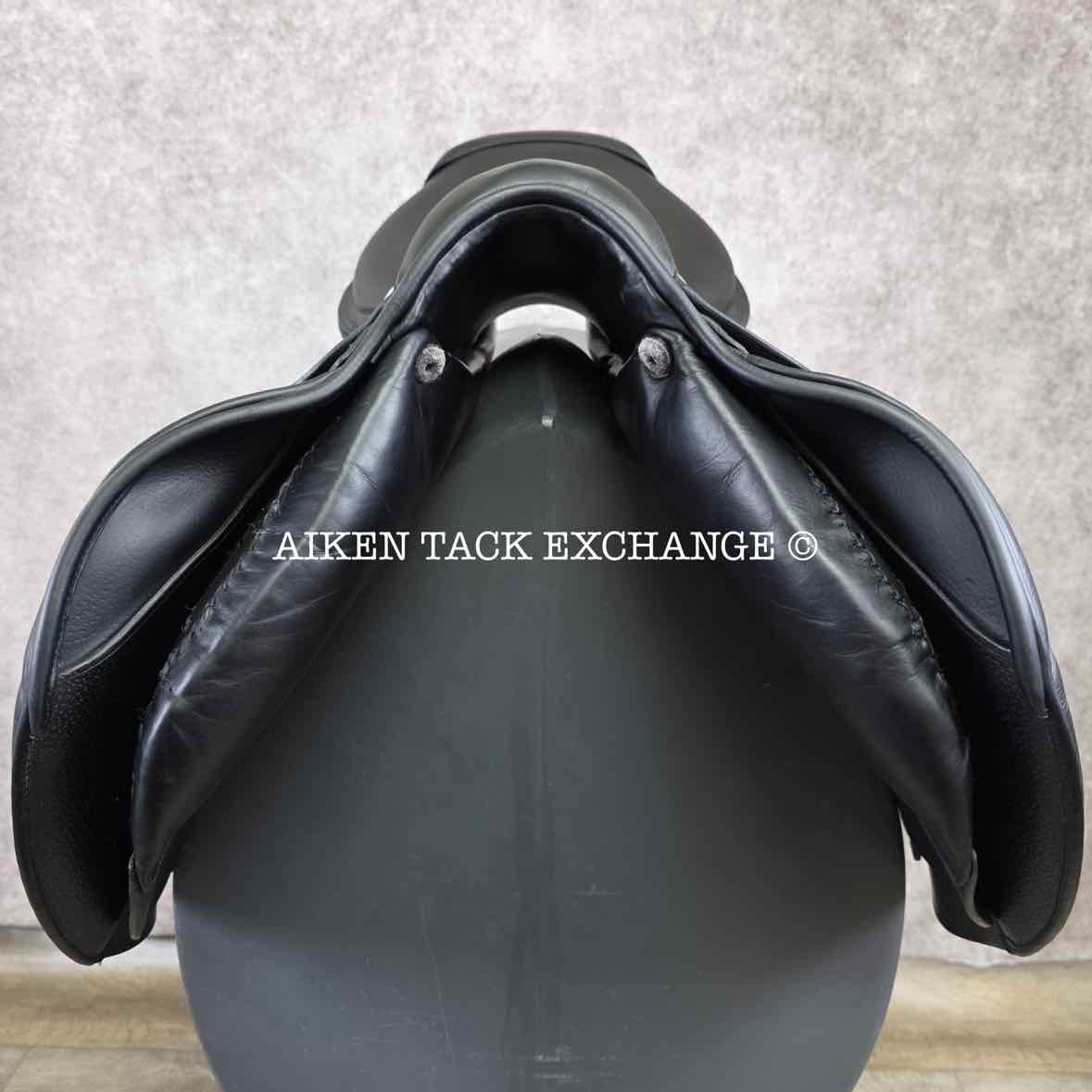2018 CWD SE25 2GS Close Contact Jump Saddle, 18" Seat, 2C Flap, Medium Tree, Wool Flocked Panels