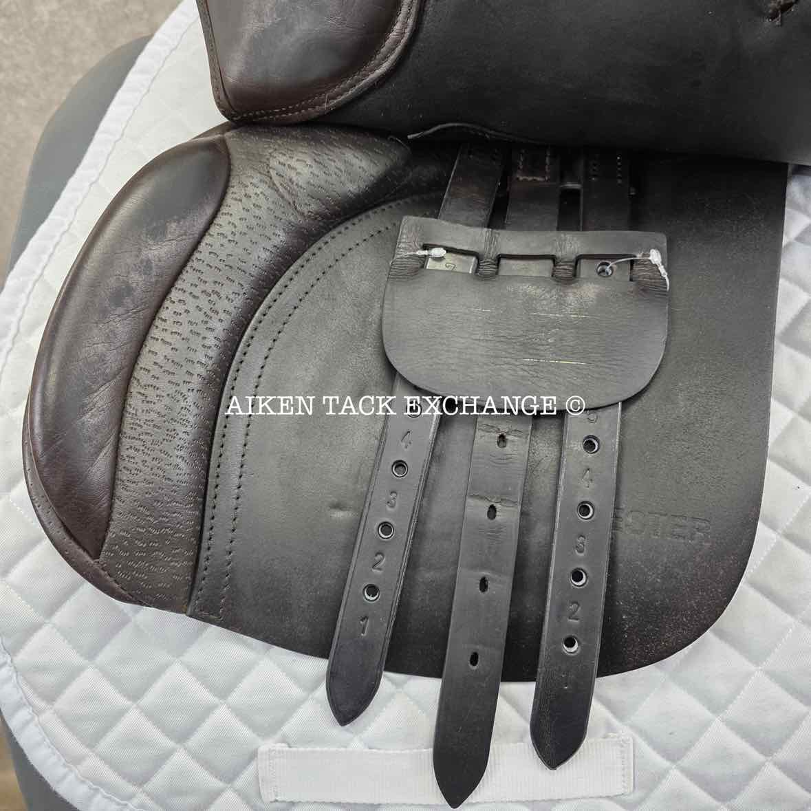 Ainsley Chester Jump Saddle, 17" Seat, Forward Flap, Medium Tree, Wool Flocked Panels