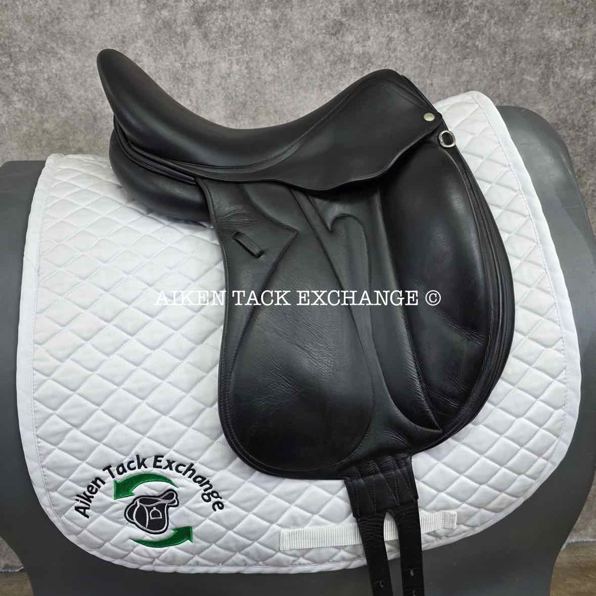 2001 Devoucoux Makila Monoflap Dressage Saddle, 17" Seat, 2A Flap, M/MW Tree, Foam Panels, Full Buffalo Leather