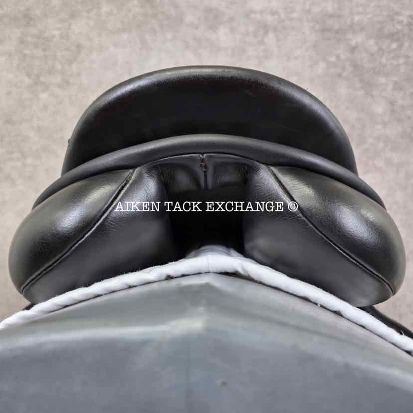 2021 County Innovation Jump Saddle, 18" Seat, Forward Flap, Medium Narrow Tree, Wool Flocked Panels
