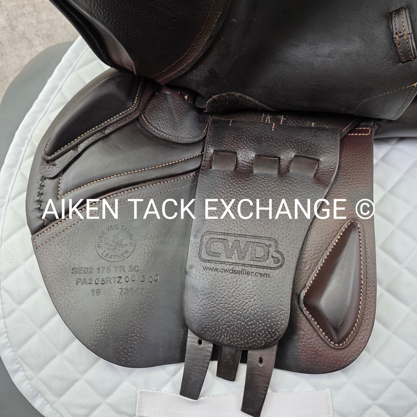 2019 CWD SE02 Close Contact Jump Saddle, 17.5" Seat, 3C Flap, Medium Tree, Foam Panels