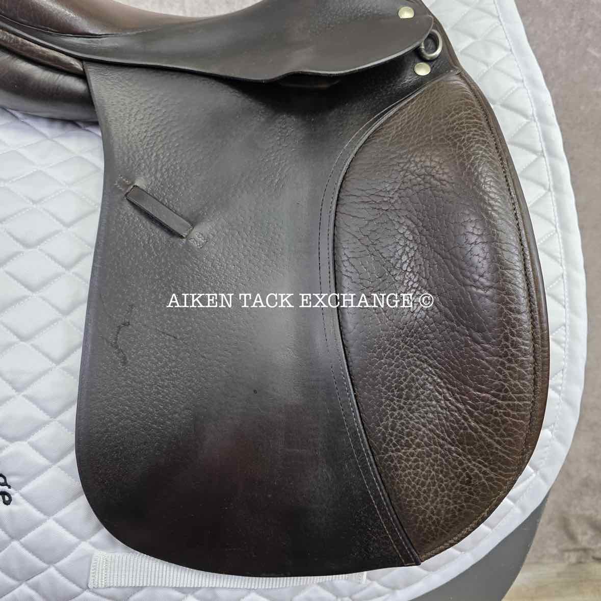 Roosli Pilatus Dressage Saddle, 17" Seat, Medium Tree, Wool Flocked Panels