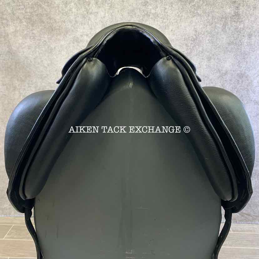 **SOLD** 2018 Stubben Centurion Monoflap Dressage Saddle, 17.5" Seat with Biomex, Short Flap, 27 cm Tree - Narrow, Wool Flocked Panels