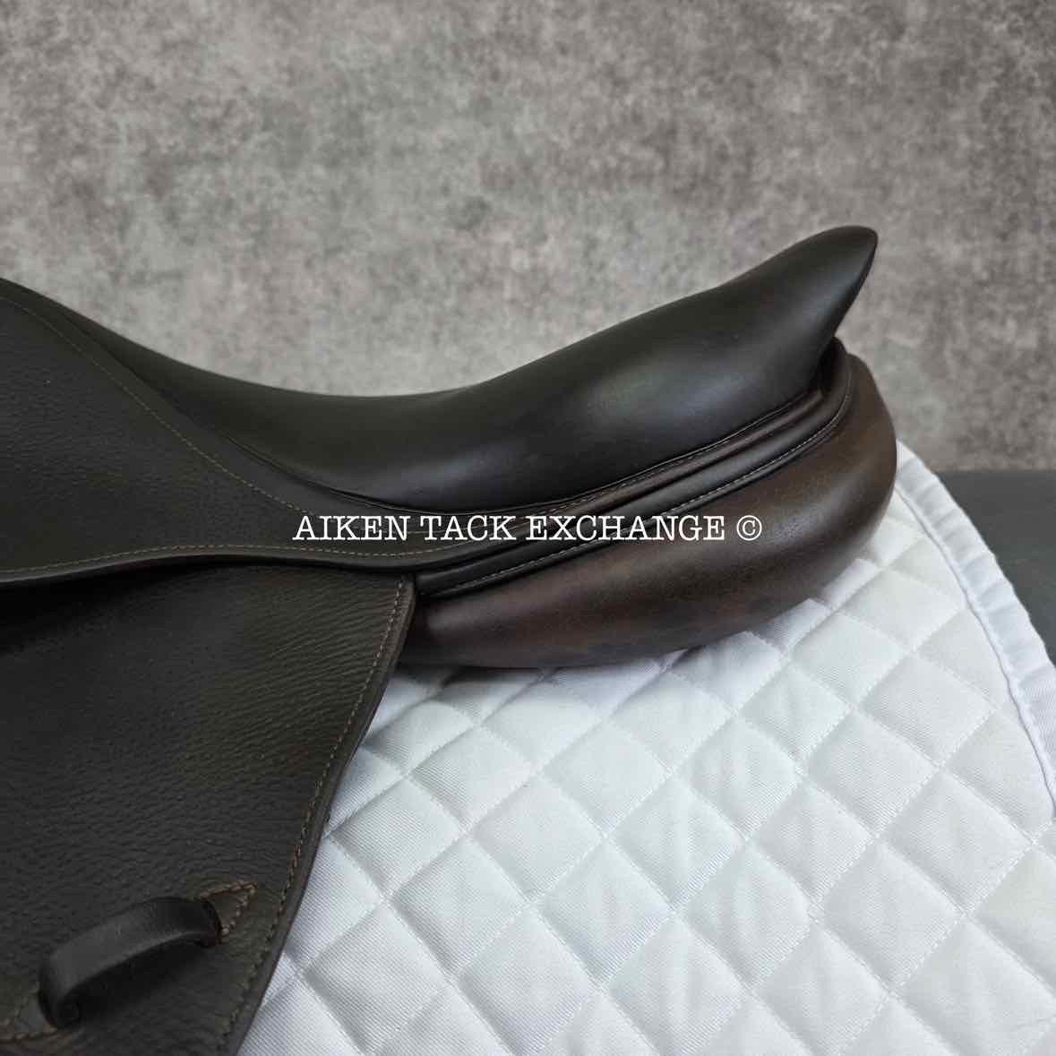 2006 CWD SE02 Close Contact Jump Saddle, 17.5" Seat, 4C Flap, Medium Tree, Foam Panels