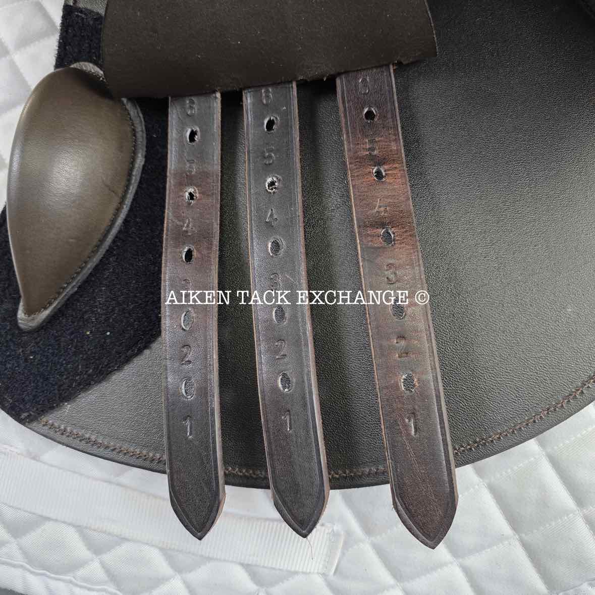 2022 Aviar Ace Close Contact Jump Saddle, 18" Seat, Adjustable Flex Tree, Foam Panels