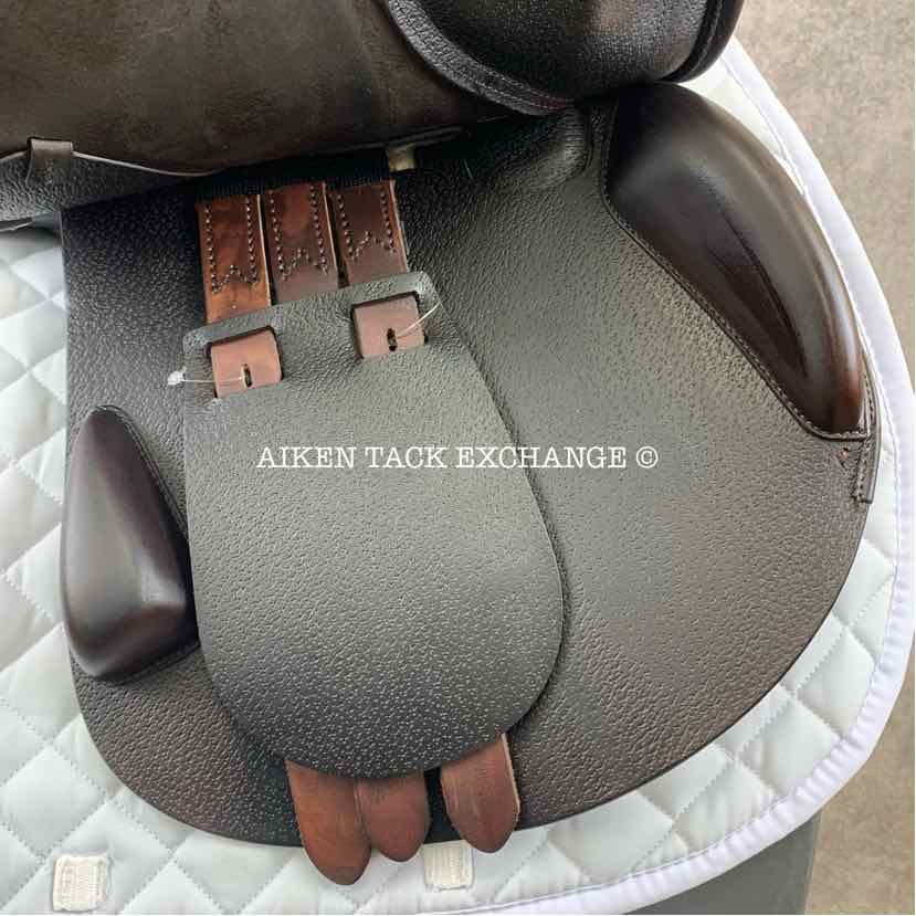 2018 Amerigo Vega Jump Saddle, 18" Seat, Medium Wide Tree, Wool Flocked Panels
