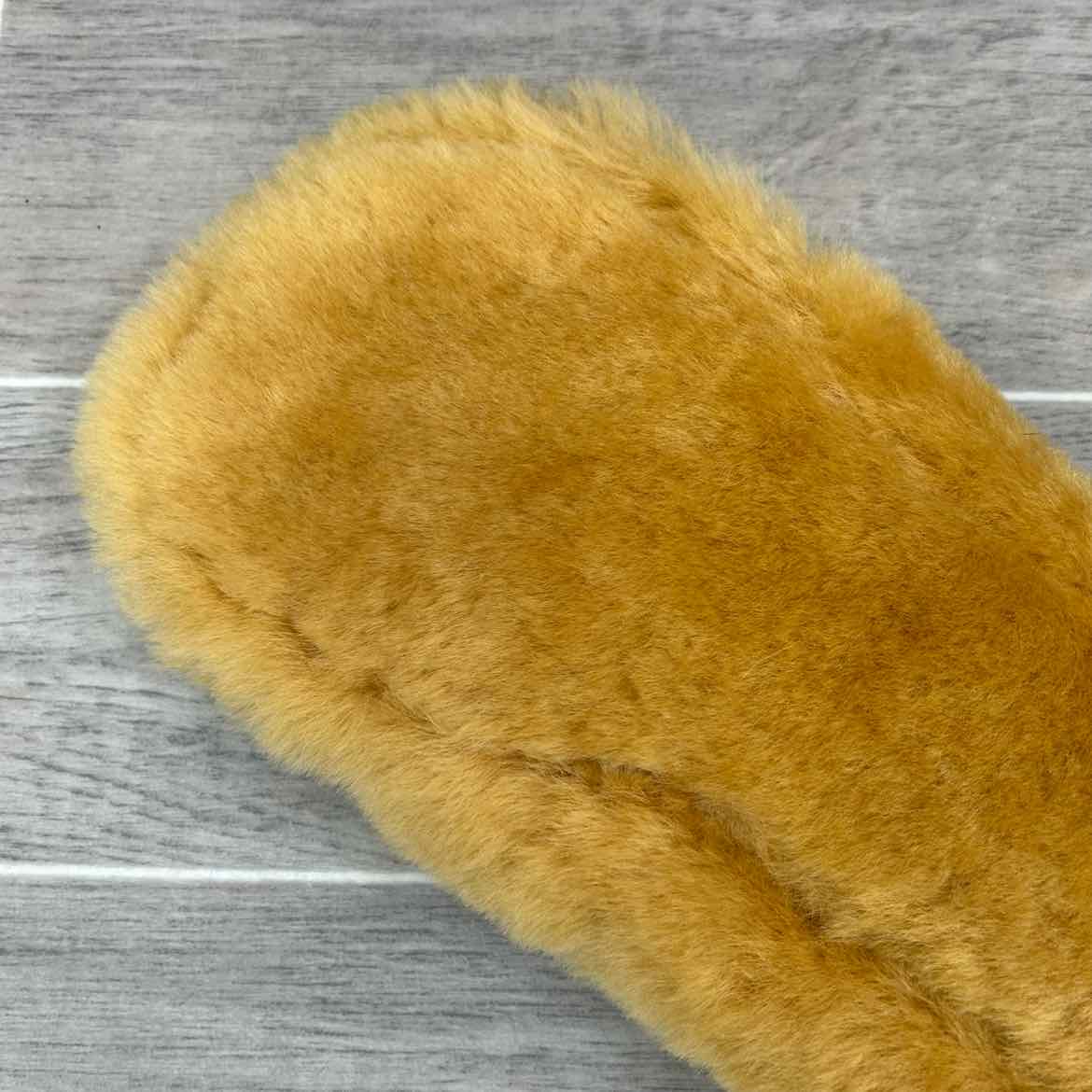 CAS Equestrian Sheepskin Girth, Brown & Tan, 22"