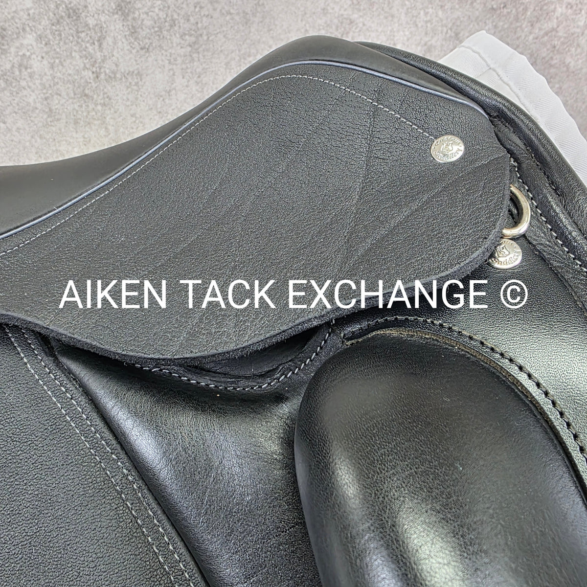 2023 Custom Saddlery Wolfgang Gemini R Monoflap Dressage Saddle, 18" Seat, Adjustable Tree, Wool Flocked Panels