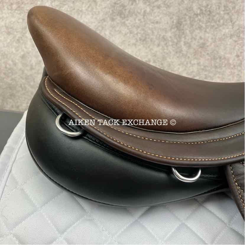 **SOLD** 2018 Bates Advanta Monoflap Eventing Jump Saddle, 17" Seat, Adjustable Tree - Changeable Gullet, Wool Flocked Panels