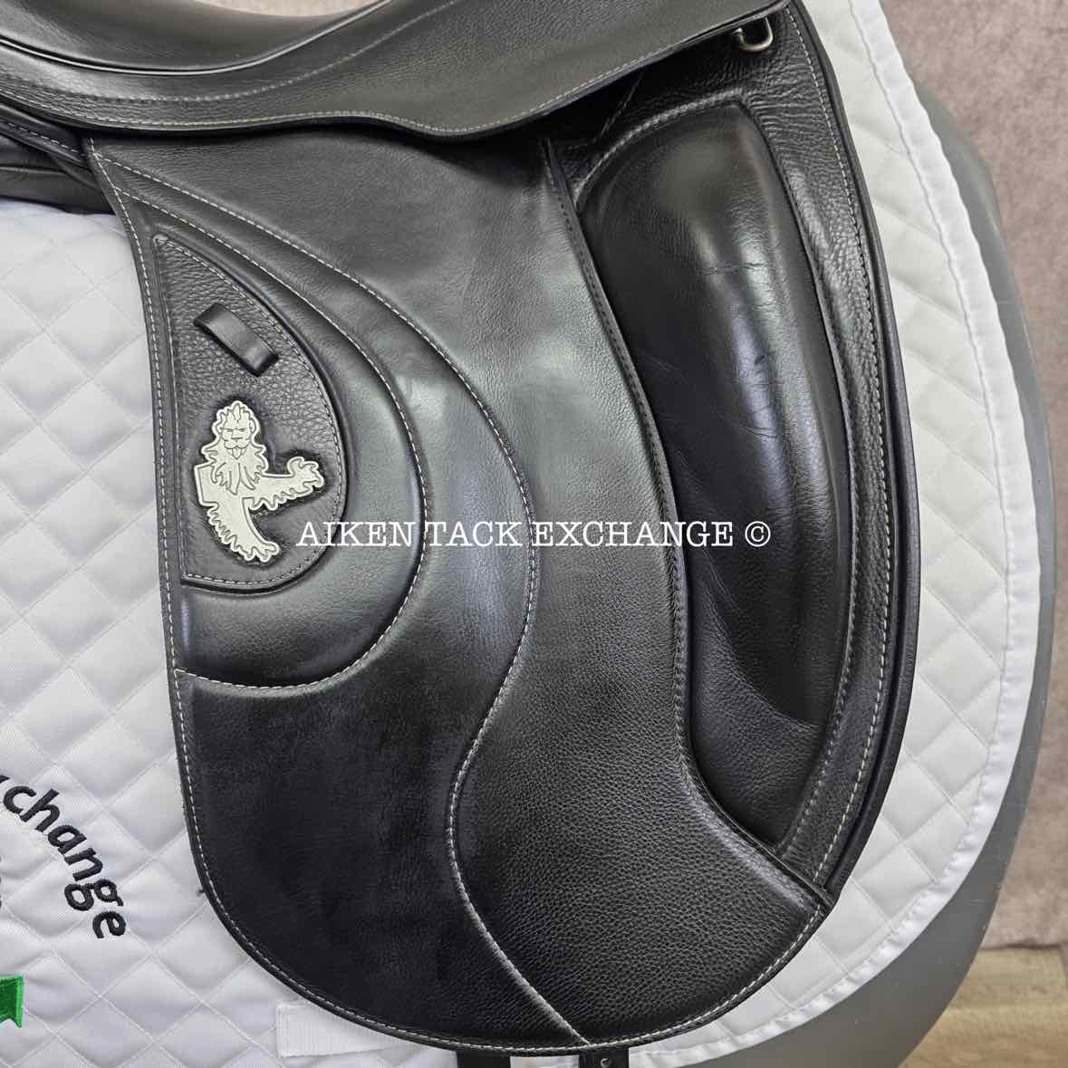 2020 Fairfax World Class Monoflap Dressage Saddle, 18" Seat, Adjustable Tree - Changeable Gullet, Wool Flocked Panels