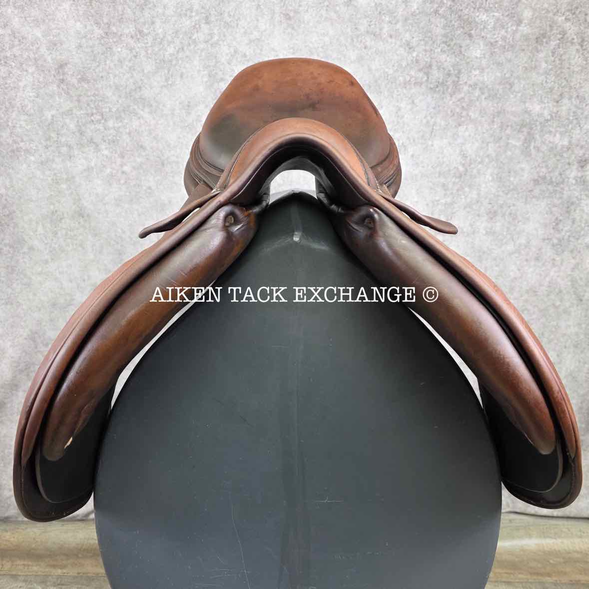 2005 Antares Close Contact Jump Saddle, 17.5" Seat - 3 Flap, Medium Wide Tree, Foam Panels, Full Buffalo Leather