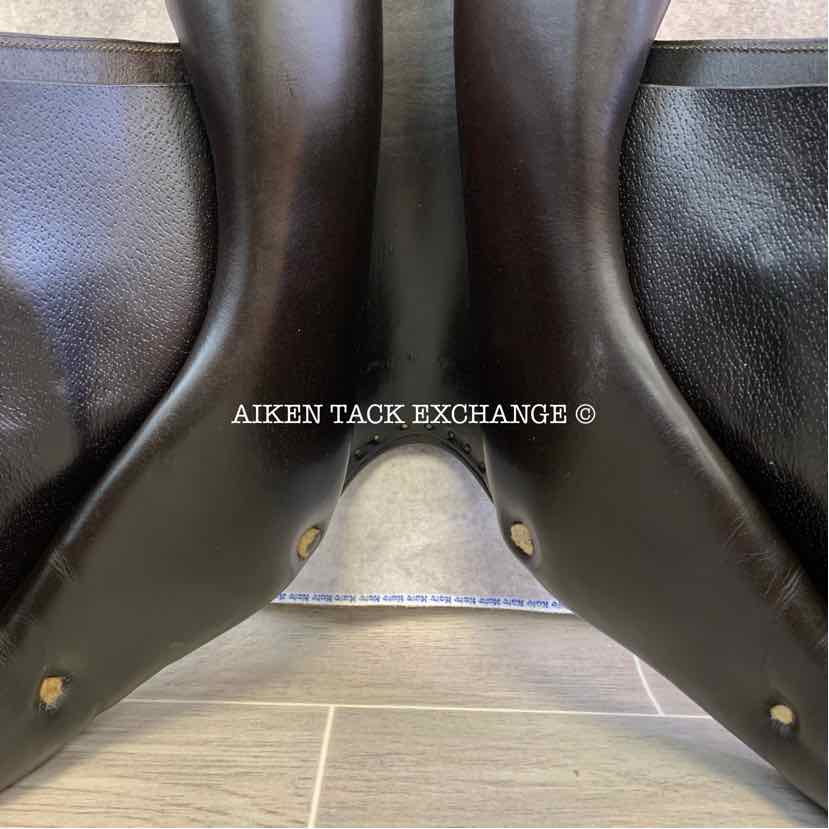 **SOLD** Beval LTD The Devon 2000 Close Contact Jump Pony Saddle, 15" Seat, Medium Tree, Foam Panels