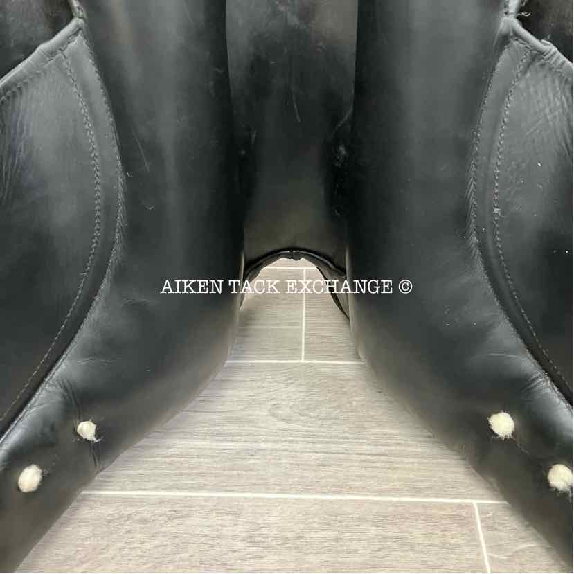**SOLD** Albion Style Dressage Saddle, 18" Seat, Medium Tree, Wool Flocked Panels