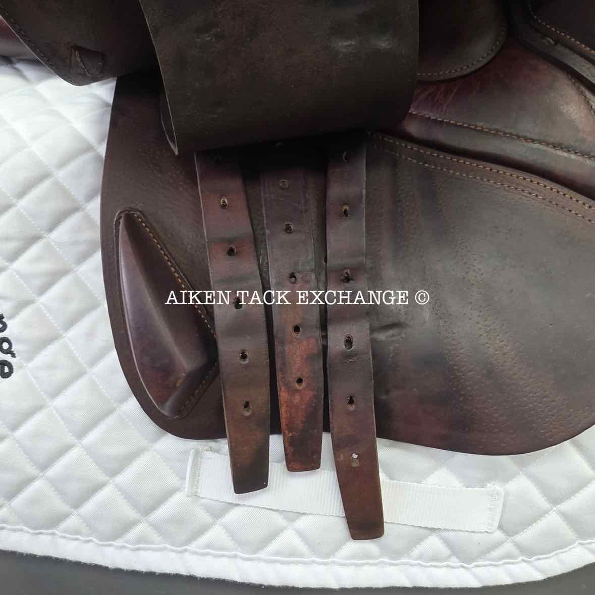 2016 CWD SE03 Close Contact Jump Saddle, 17" Seat, 2L Flap, Medium Wide Tree, Foam Panels