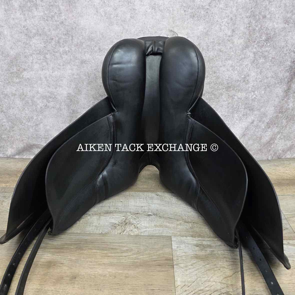 1998 County WB 2000 Dressage Saddle, 18" Seat, Medium Tree, Wool Flocked Panels