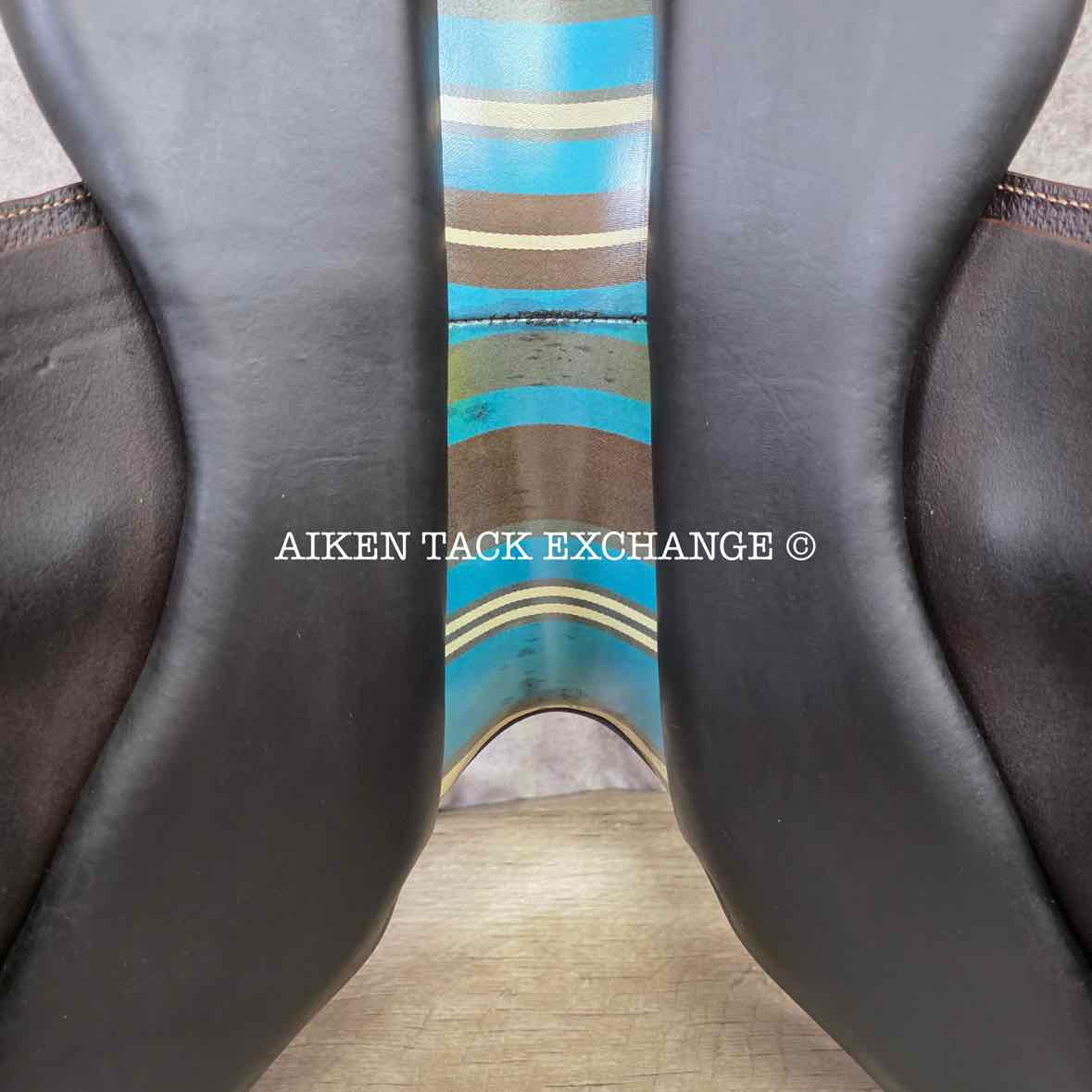 2015 Voltaire Stuttgart Jump Saddle, 17.5" Seat, 3AA Flap, Medium Wide Tree, PRO Panels, Full Buffalo Leather