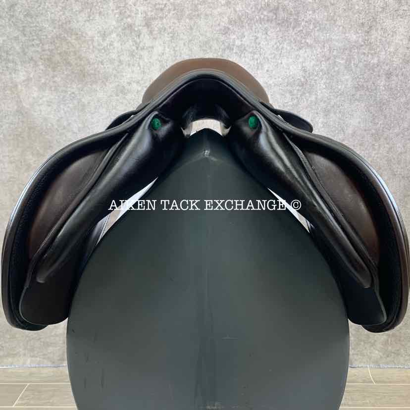 2018 Amerigo Vega Jump Saddle, 18" Seat, Medium Wide Tree, Wool Flocked Panels
