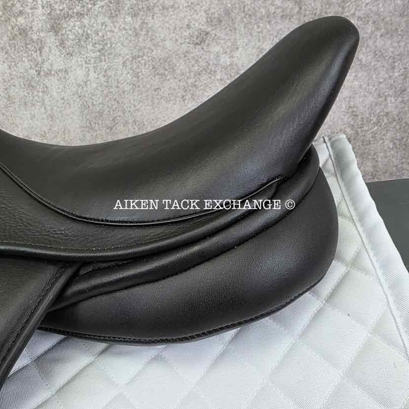 2022 Circuit by Dover Saddlery Premier Monoflap Jump Saddle, 17" Seat, Medium Wide Tree, Wool Flocked Panels