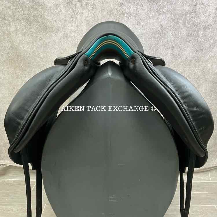 **SOLD** 2015 Voltaire Adelaide Monoflap Dressage Saddle, 17" Seat, 2A Flap, Medium Wide Tree, XFIN Panels, Full Buffalo Leather