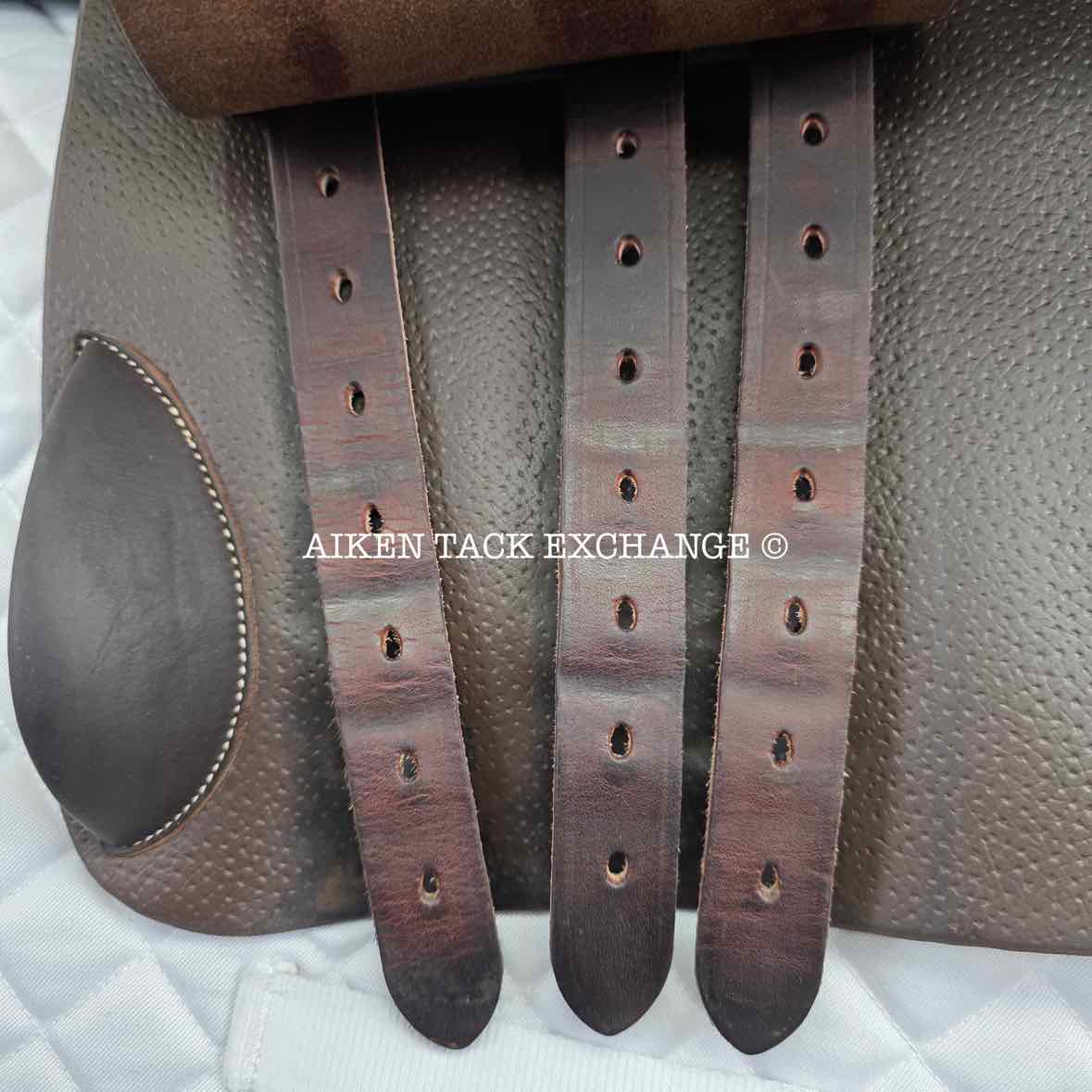 2024 Forestier Seoul Close Contact Jump Saddle, 17.5" Seat, 2AA Flap, MW/W Tree, PRO Panels, Full Buffalo Leather