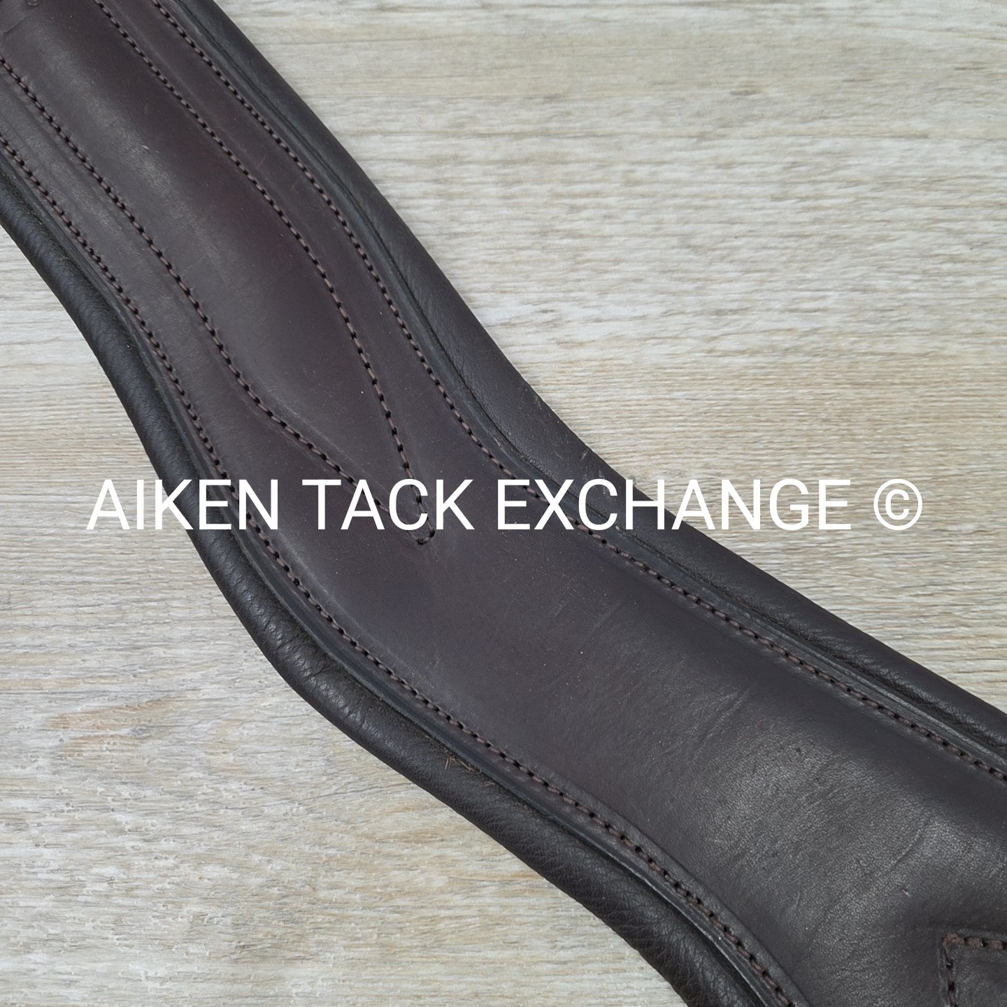 Country Logic Shoulder Relief Anatomic Girth, Brown, 54"