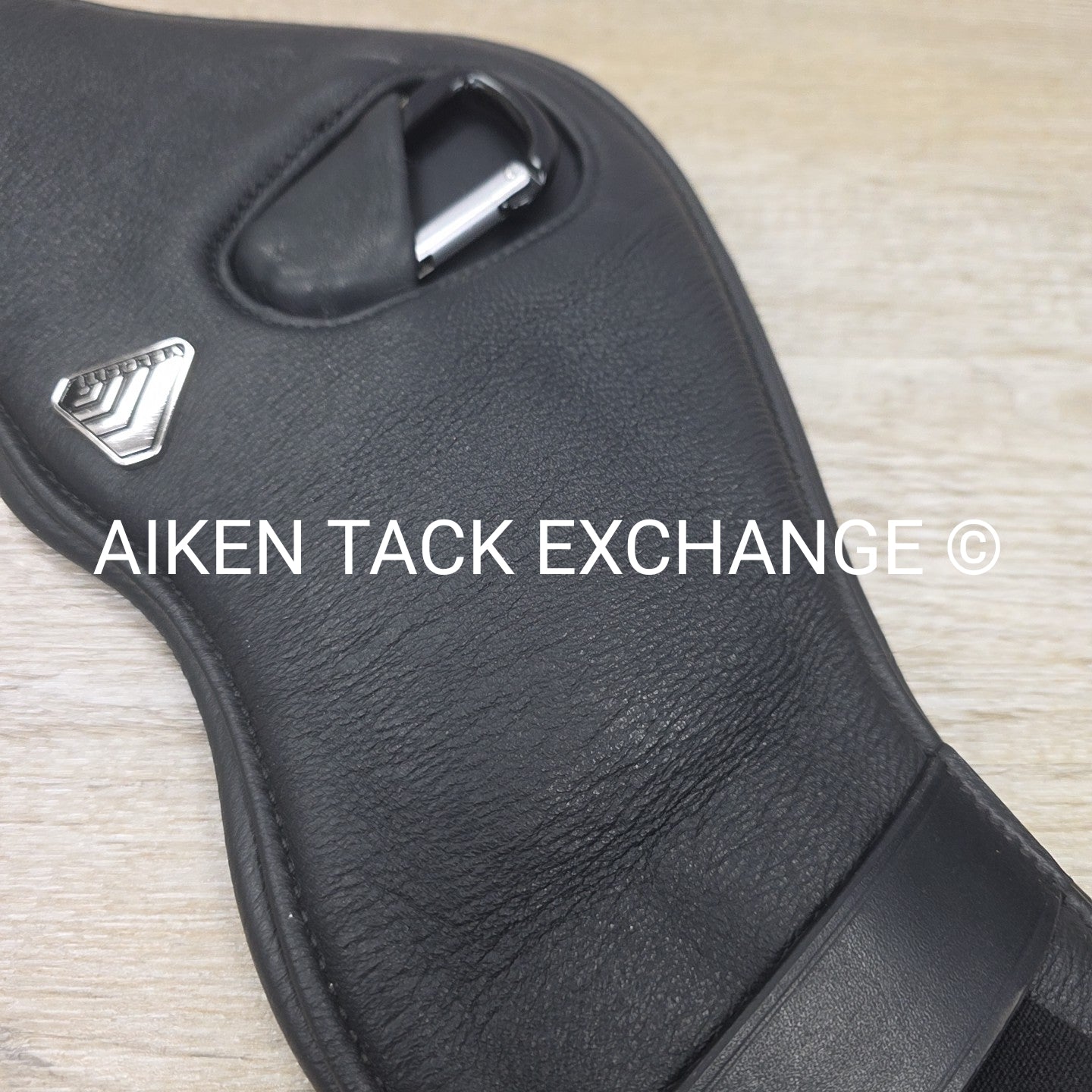 Shires Velociti Lusso Dressage Girth, 26"