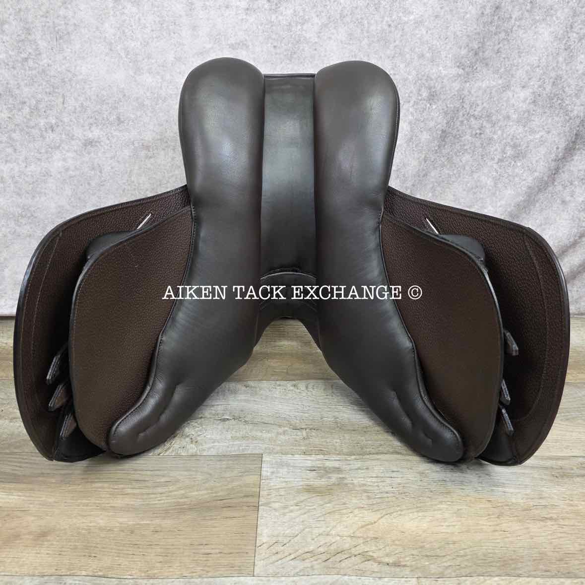**SOLD** Royal Heritage Stella Jump Saddle, 18" Seat, Adjustable Tree - Changeable Gullet, Wool Flocked Panels