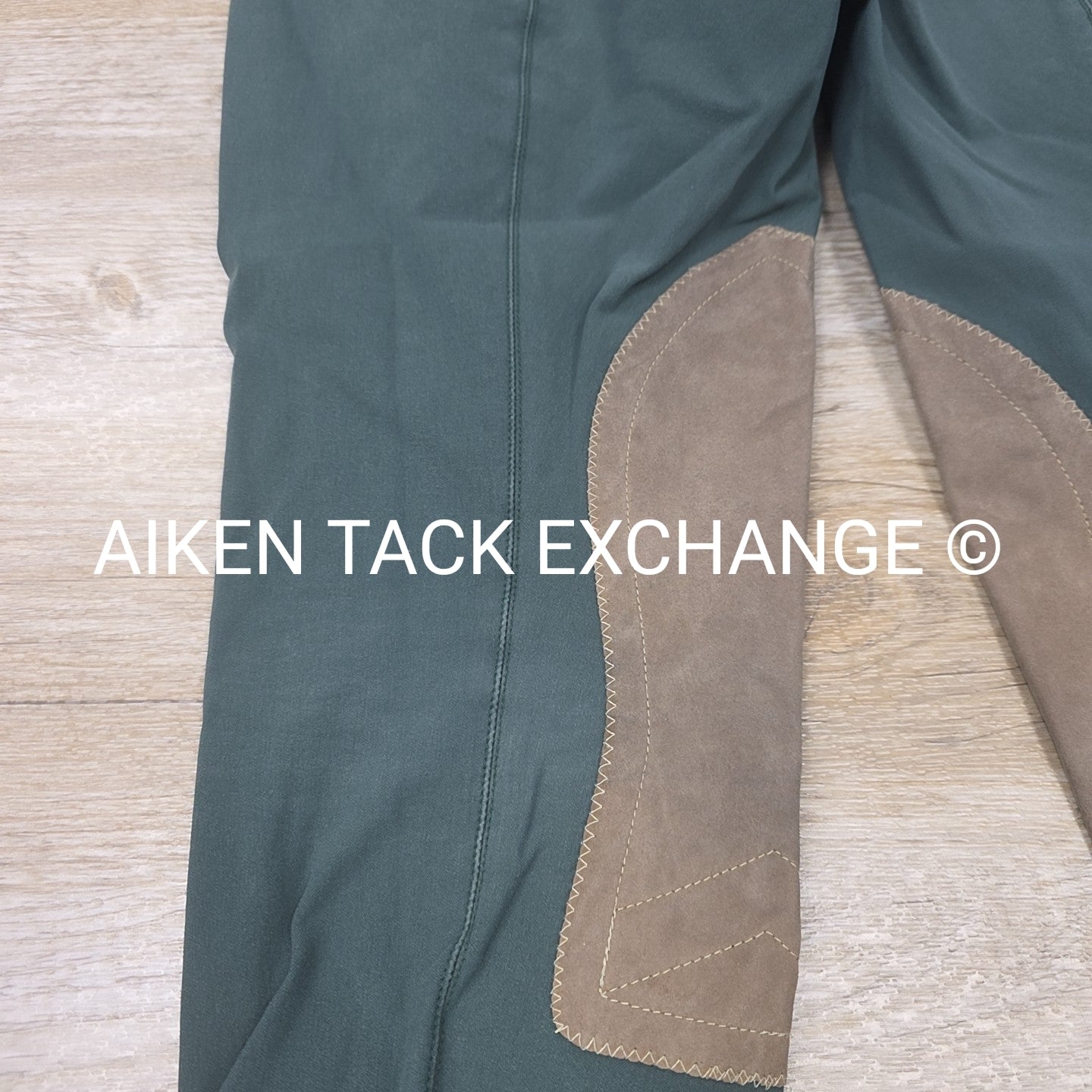 Tailored Sportsman Trophy Hunter Knee Patch Breeches, Size 32 R