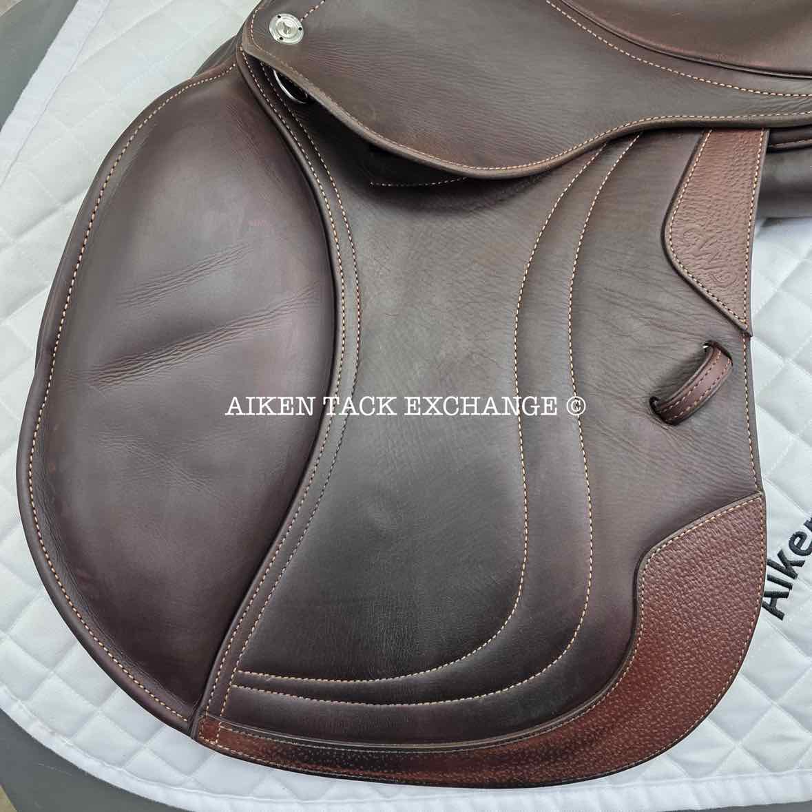2023 CWD SE03 Close Contact Jump Saddle, 16.5" Seat, 2L Flap, Medium Tree, Foam Panels, Full Buffalo Leather