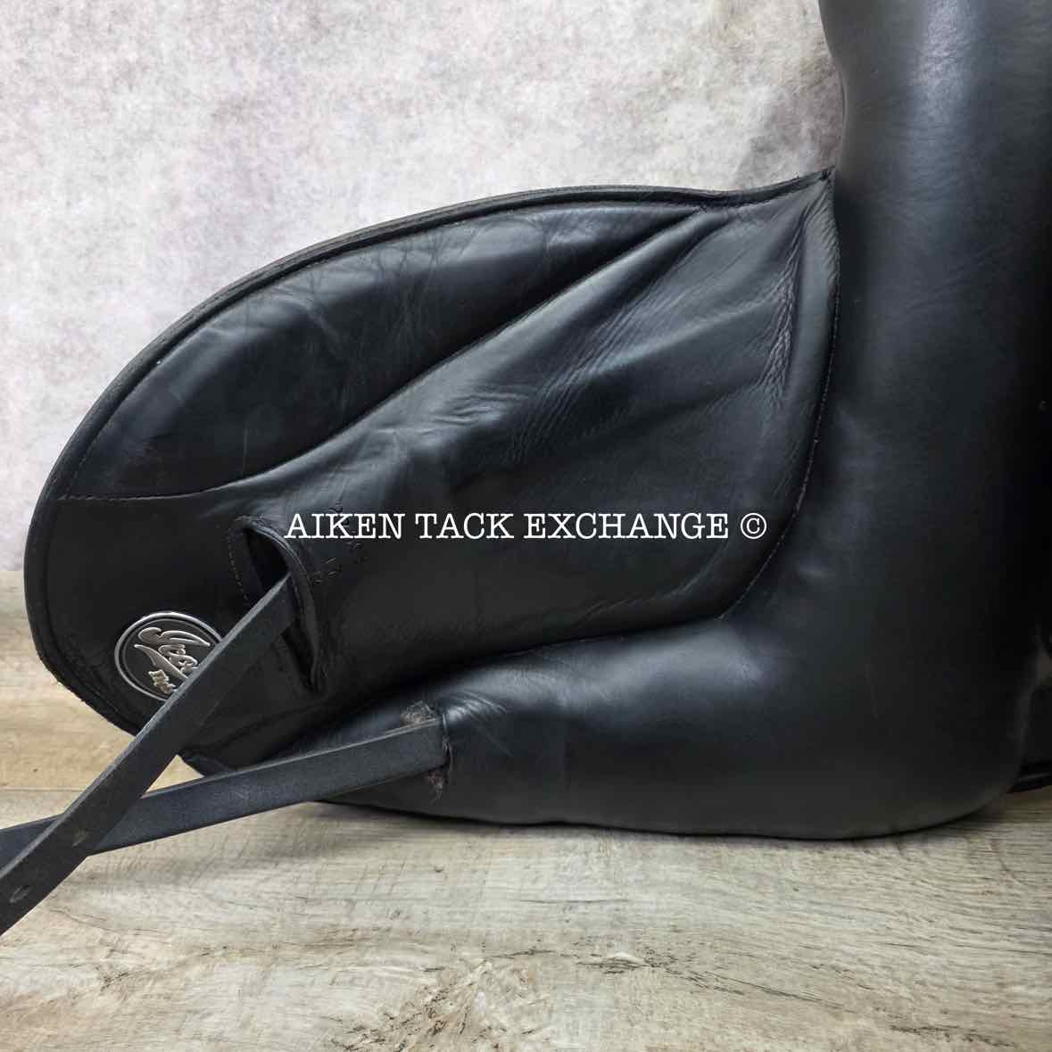 2020 Custom Saddlery Icon Flight Monoflap Dressage Saddle, 17" Seat, Adjustable Tree, Wool Flocked Panels