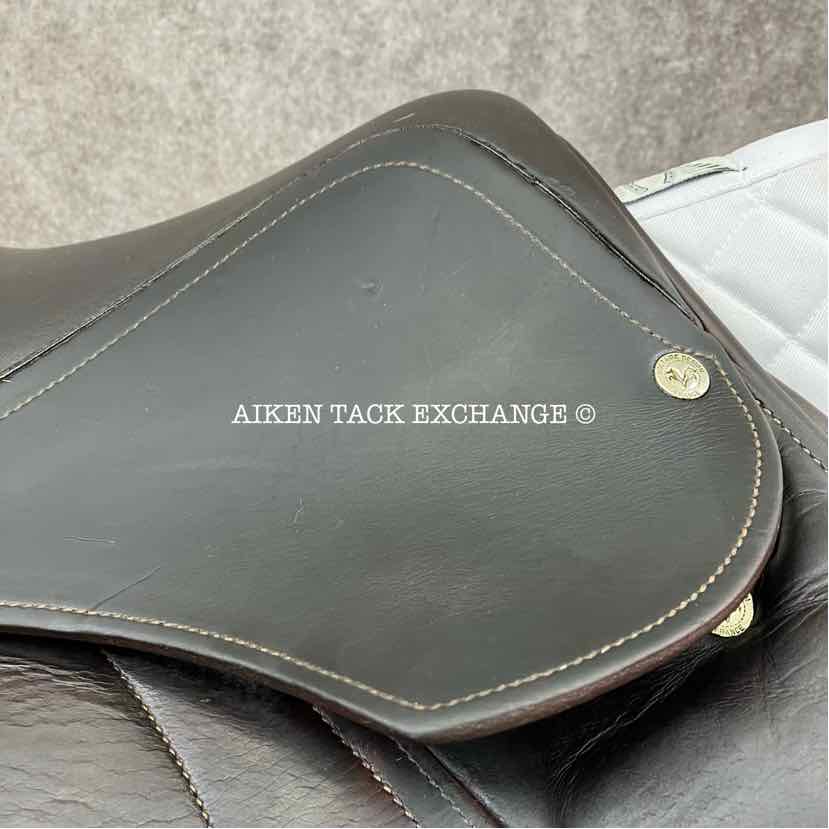 **SOLD** 2013 Voltaire Palm Beach Close Contact Jump Saddle, 17" Seat, 2A Flap, Medium Wide Tree, FIN Panels, Full Buffalo Leather