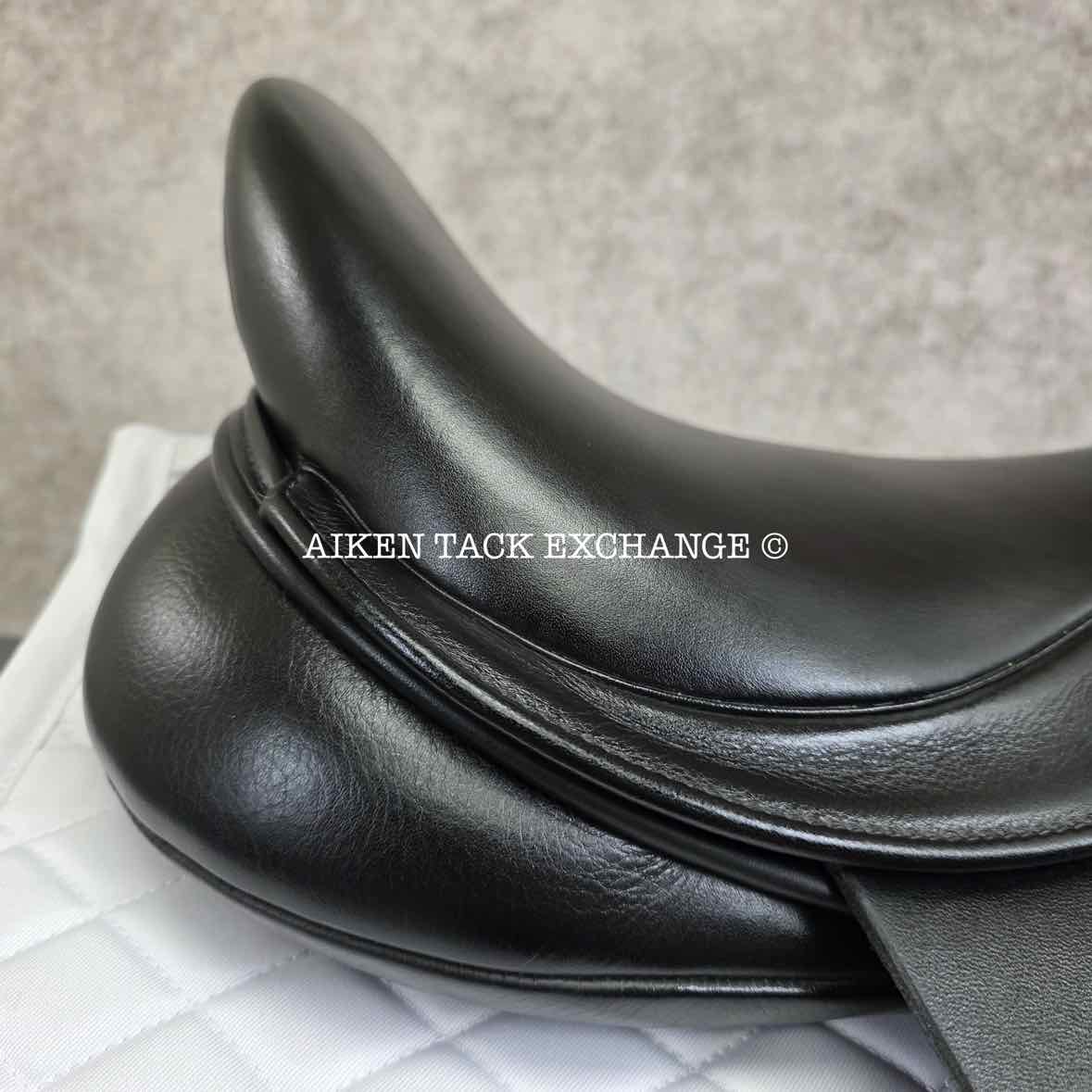 **SOLD** 2019 Fairfax Classic Cupped Flap Dressage Saddle, 17" Seat, Adjustable Tree - Changeable Gullet, Wool Flocked Panels
