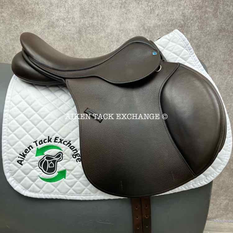 **SOLD** 2023 County Xtreme Monoflap Jump Saddle, 17.5" Seat, Medium Tree, Wool Flocked Panels