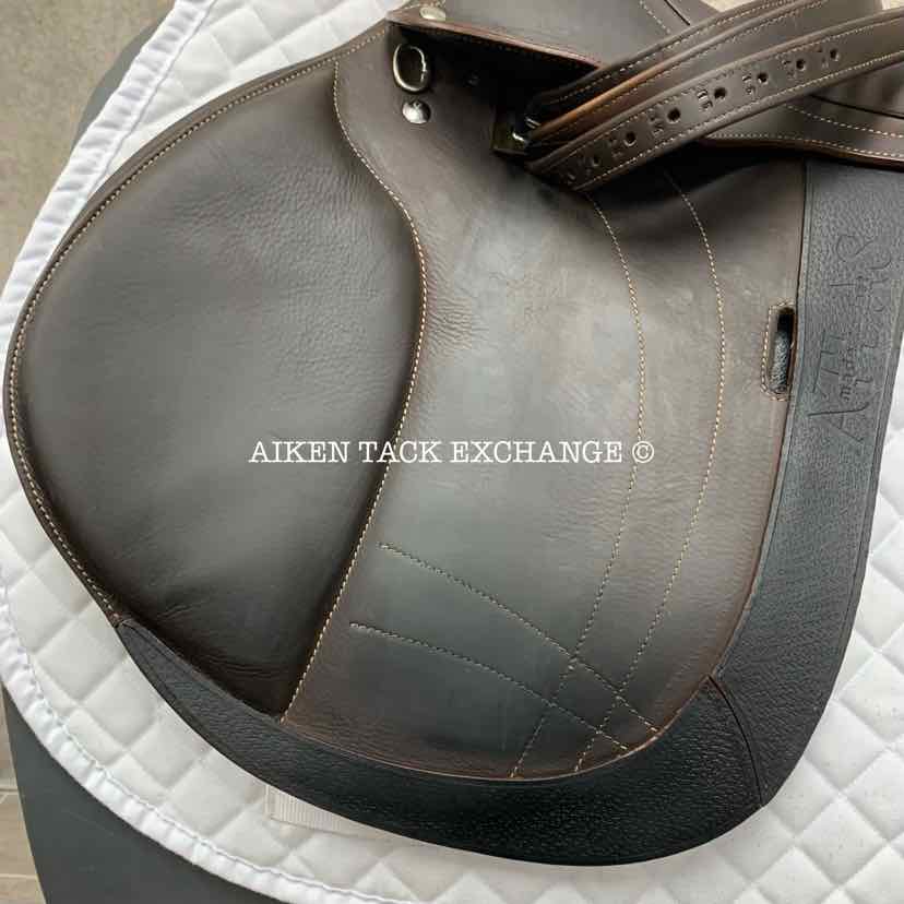 2023 Arion Atlas Close Contact Jump Saddle, 18" Seat, 2A Flap, Medium Tree, Foam Panels, Full Buffalo Leather, Comes with Matching Stirrup Leathers