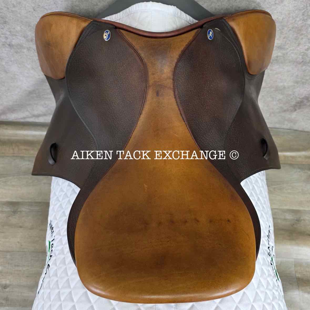**SOLD** Balance by Frank Baines Jump Saddle, 17" Seat, X-Wide Hoop Tree, Wool Flocked Panels