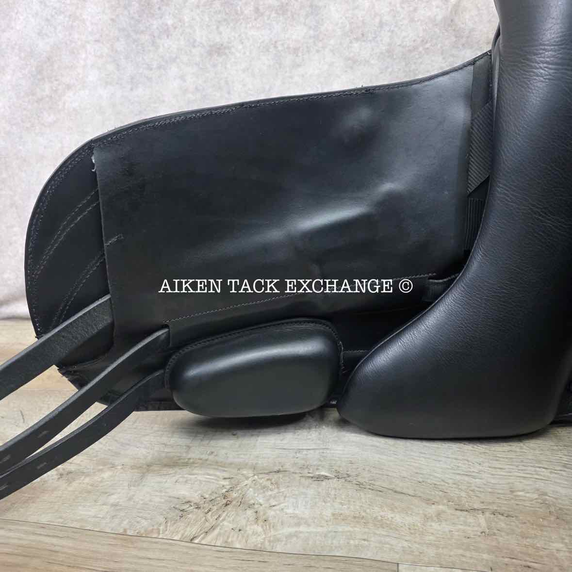 Fairfax Elias Monoflap Dressage Saddle, 18" Seat, Adjustable Tree - Changeable Gullet, Wool Flocked Panels