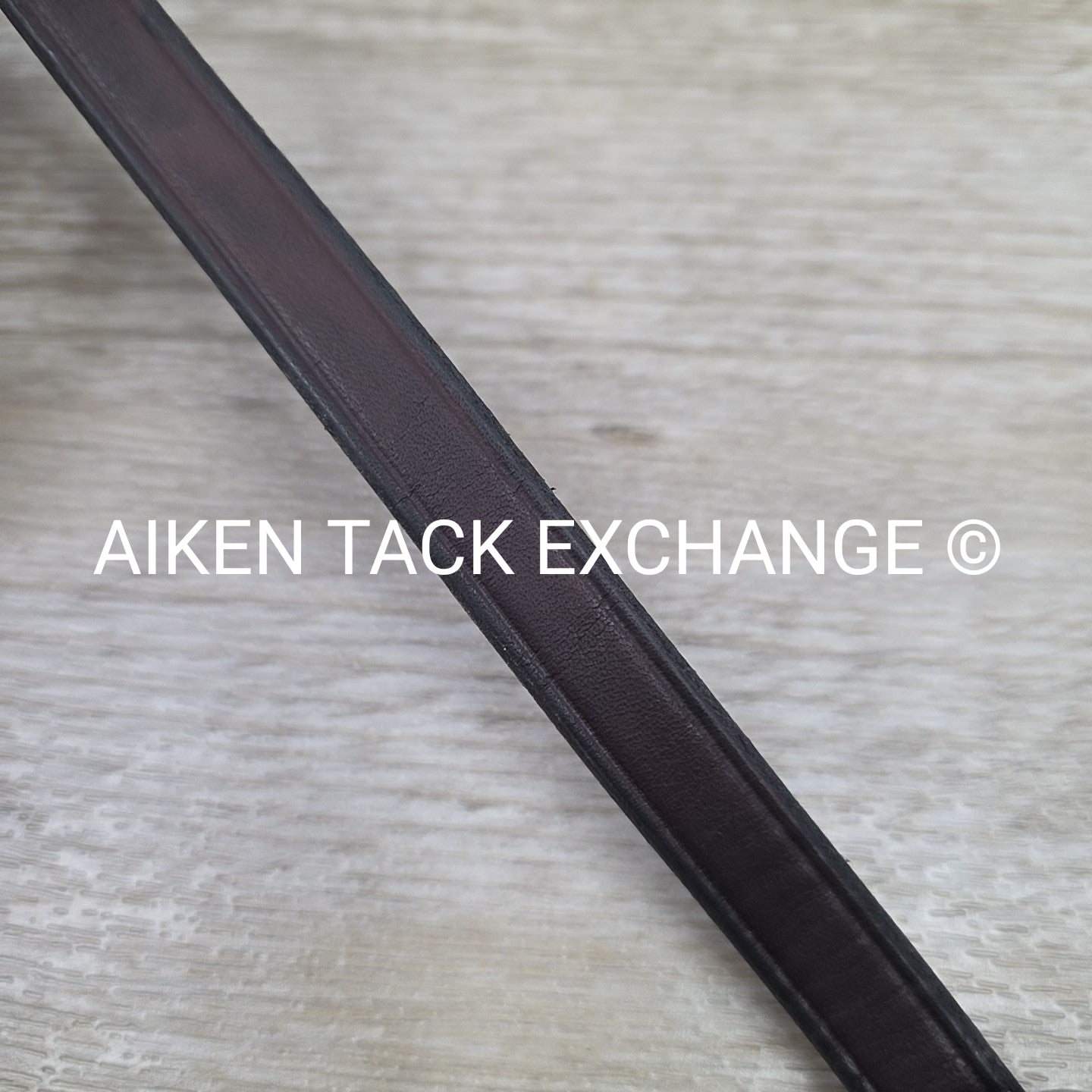 Nunn Finer Detachable Neck Strap