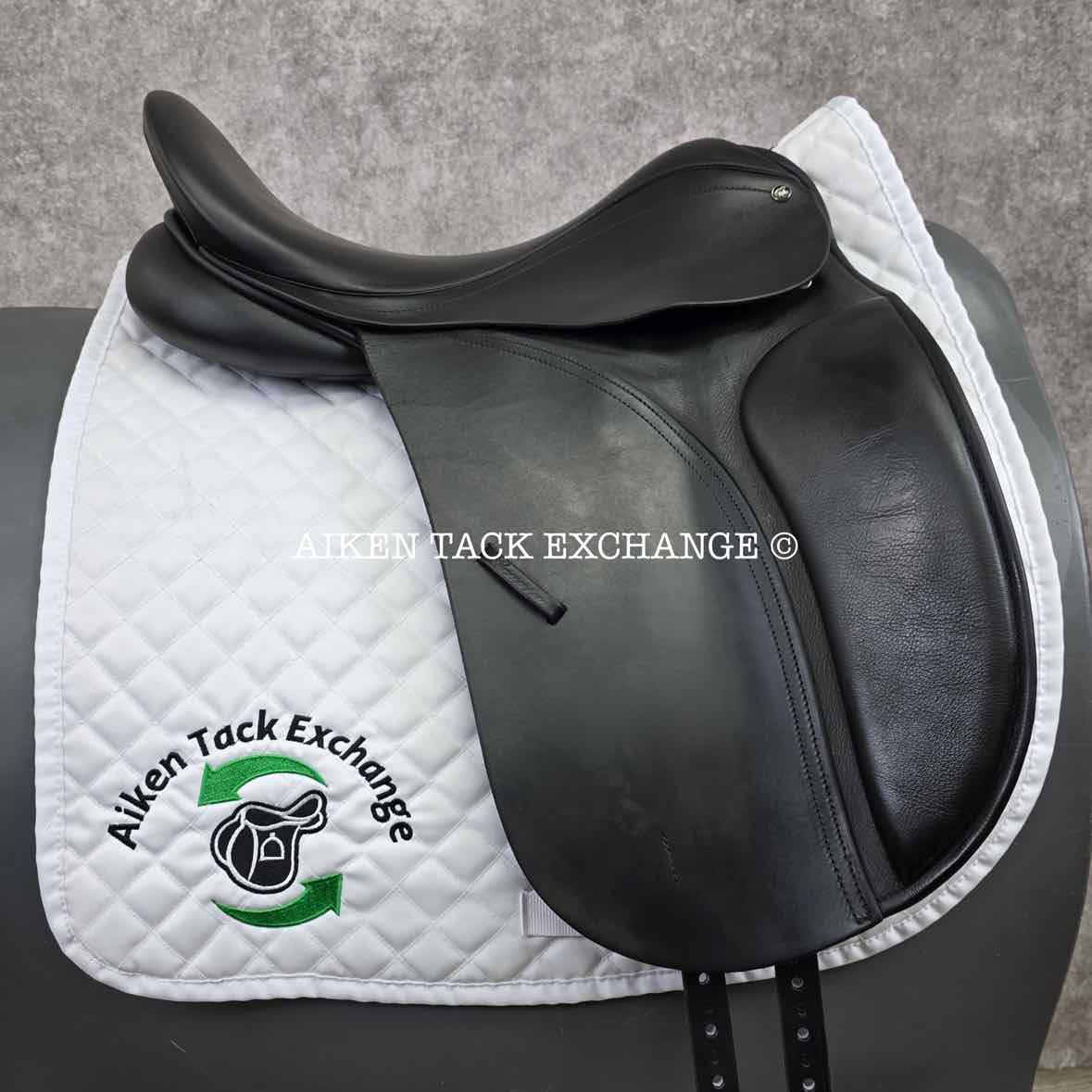 **SOLD** 2016 County Competitor Dressage Saddle, 18" Seat, Narrow Tree, Wool Flocked Skid Row Panels