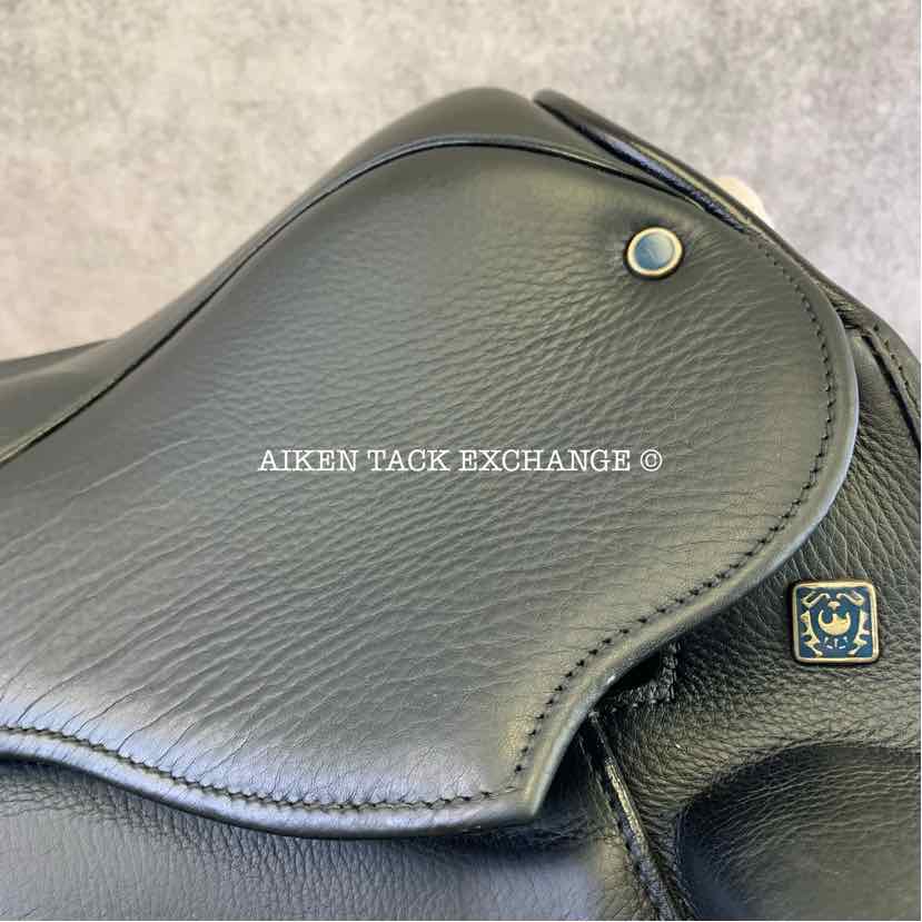 **SOLD** 2018 Stubben Centurion Monoflap Dressage Saddle, 17.5" Seat with Biomex, Short Flap, 27 cm Tree - Narrow, Wool Flocked Panels