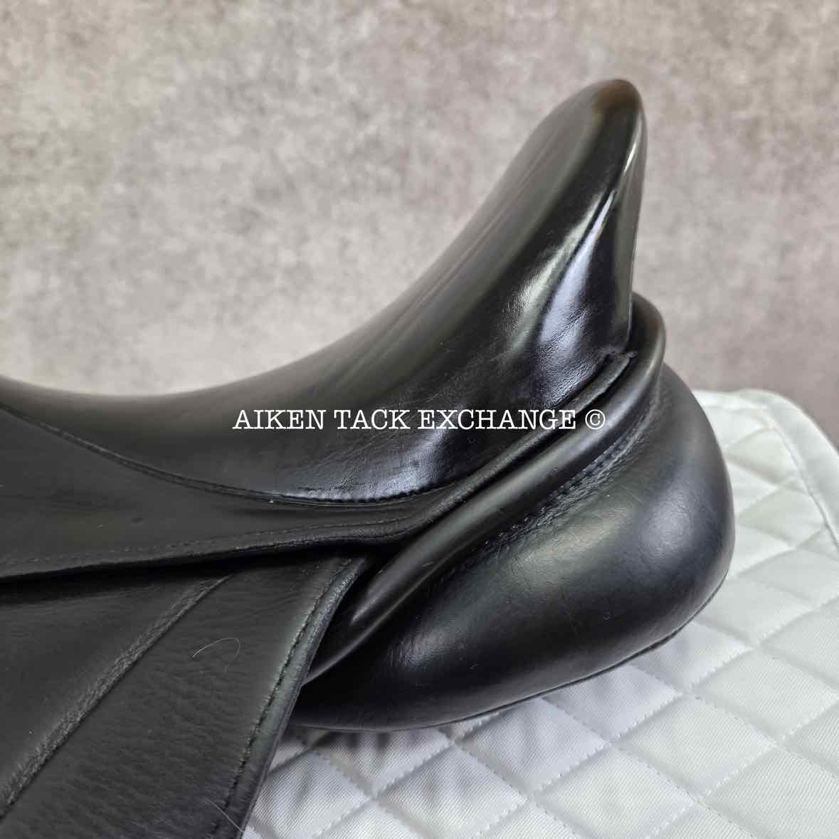 2001 Hennig Sofa Dressage Saddle, 17" Seat, Medium Tree, Wool Flocked Panels