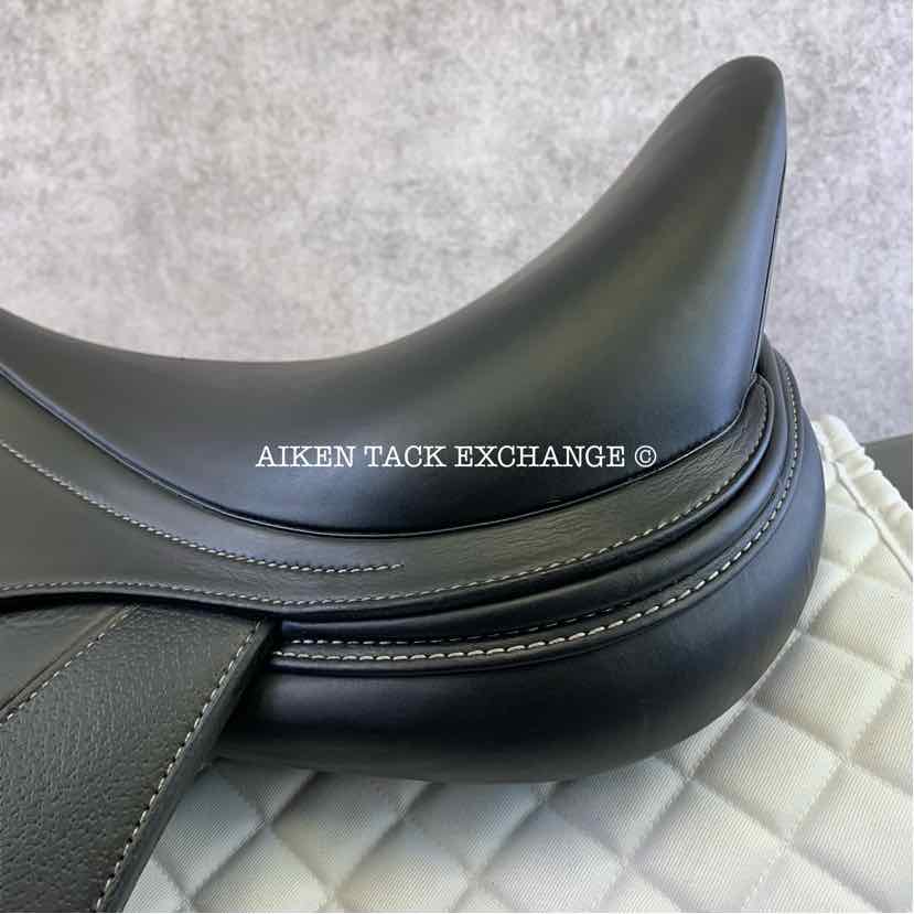 **SOLD** 2021 Equipe Glamour E-Carbon Monoflap Dressage Saddle, 17" Seat, Flex Tree - Medium Wide, Foam Panels