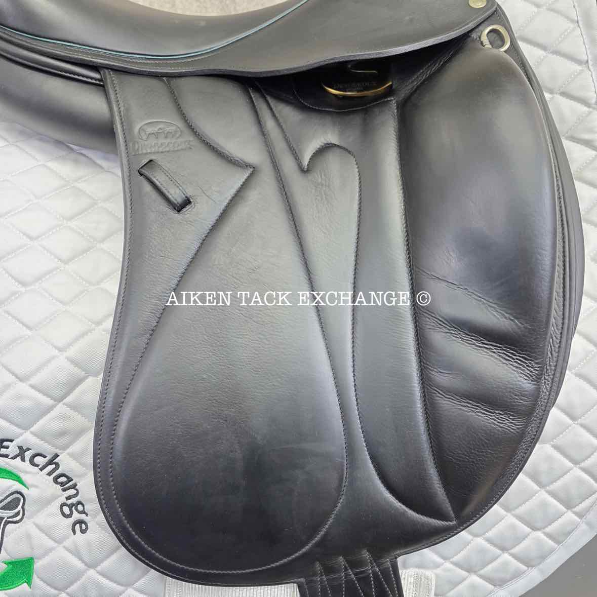 **On Trial** 2013 Devoucoux Makila Monoflap Dressage Saddle, 18" Seat, 3A Flap, M/MW Tree, Foam Panels, Full Buffalo Leather