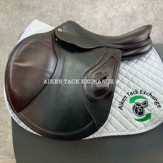 **SOLD** 2017 CWD SE30 2GS Close Contact Jump Saddle, 18" Seat - S3, 4L Flap, Dynamik Flex Tree - Medium, Foam Panels