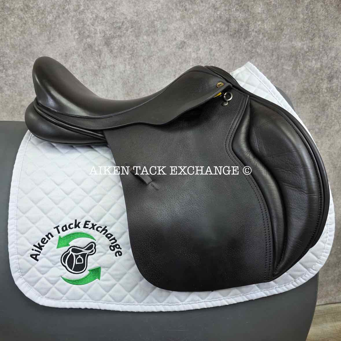 2013 Black Country Wexford Jump Saddle, 17.5" Seat, Medium Wide Tree, Wool Flocked Panels