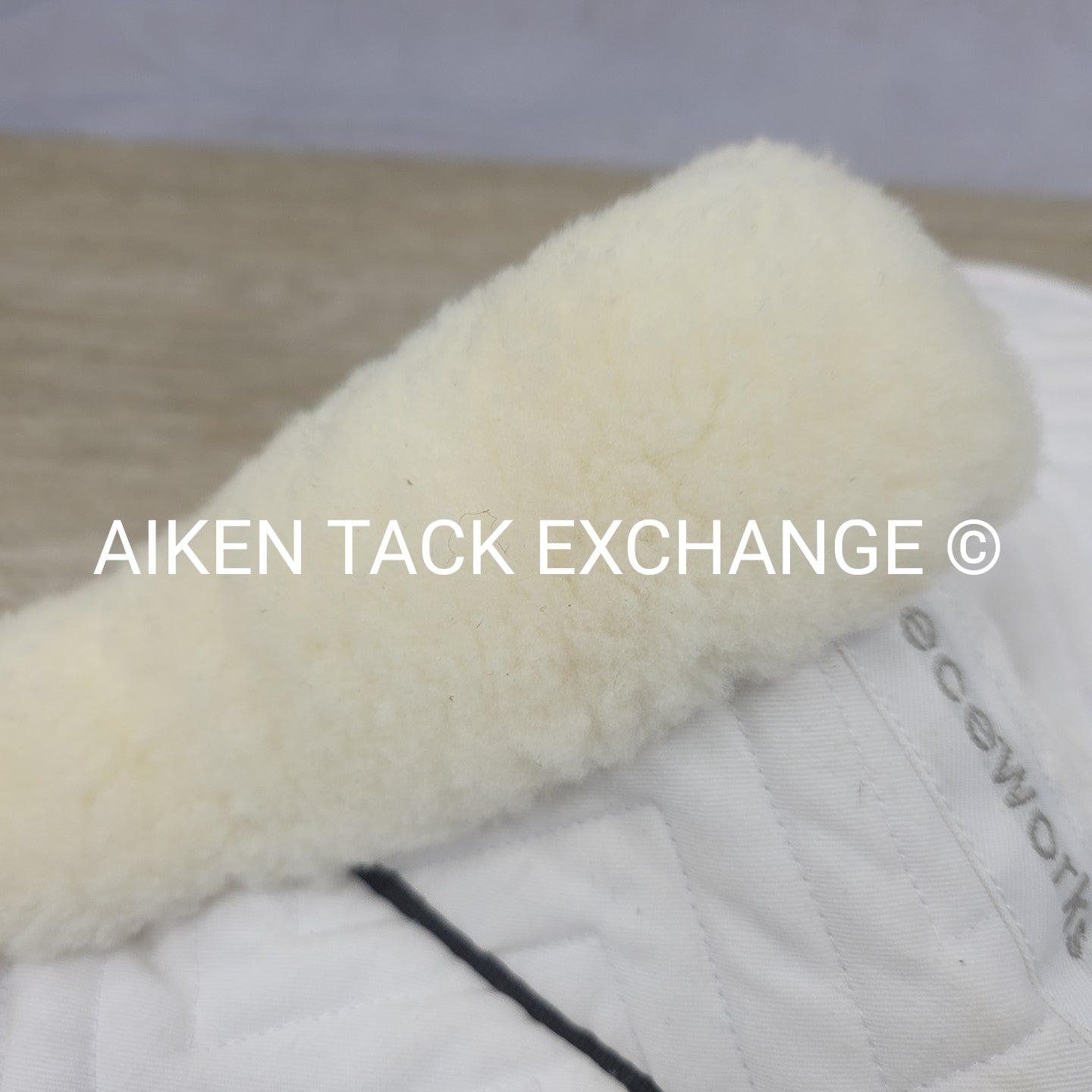 Fleeceworks FXK Classic Sheepskin Half Pad with Rolled Edges, Medium