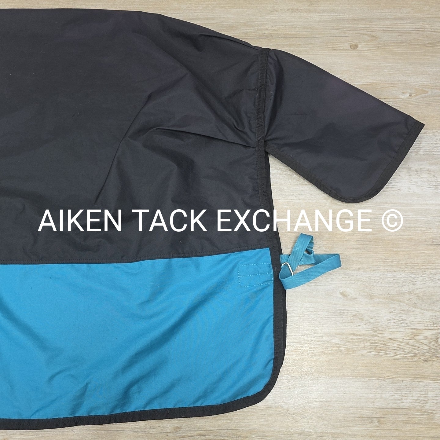 Horseware Mio 0g Turnout Sheet, 84" (lining has some rips/tears)