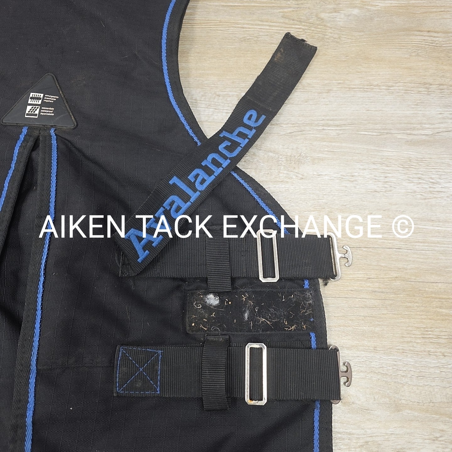 Horze Avalance Medium Weight Turnout Blanket, Size 72"